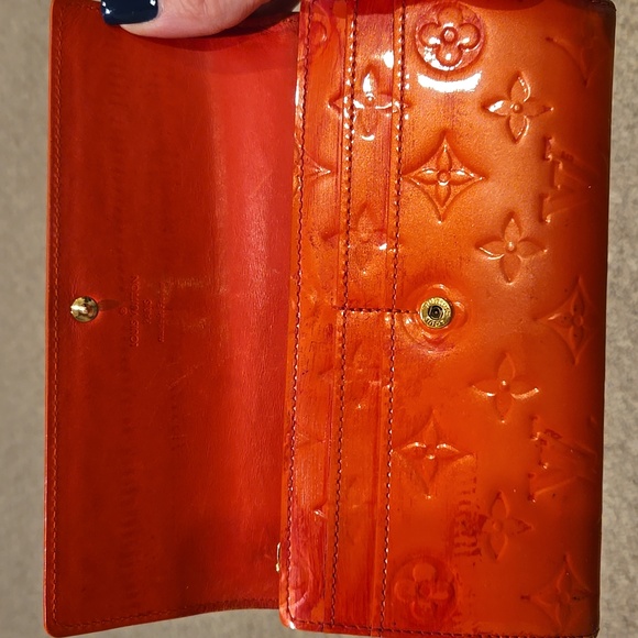 Louis Vuitton vernis glossy monogram leather sarah wallet - Picture 6 of 9
